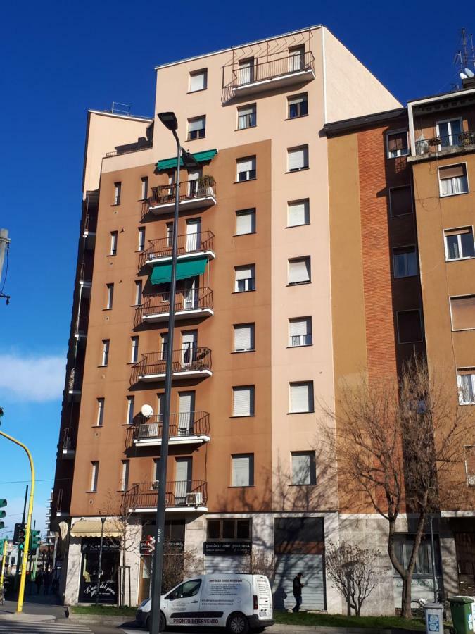 Valassina Milano Apartment Luaran gambar